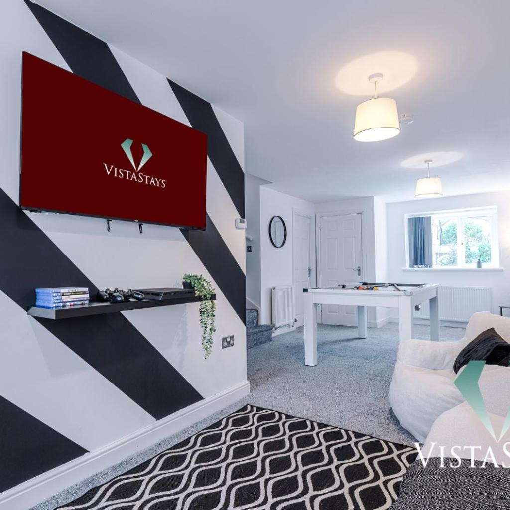 Photograph of Large 5BDR House By Vista Stays Short Lets & Serviced Accommodation Salford With Pool Table, PS4 & Private Parking