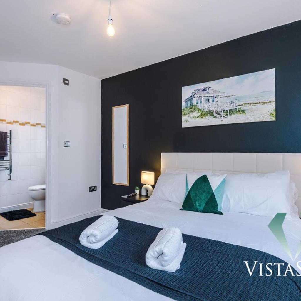 Photograph of Large 5BDR House By Vista Stays Short Lets & Serviced Accommodation Salford With Pool Table, PS4 & Private Parking