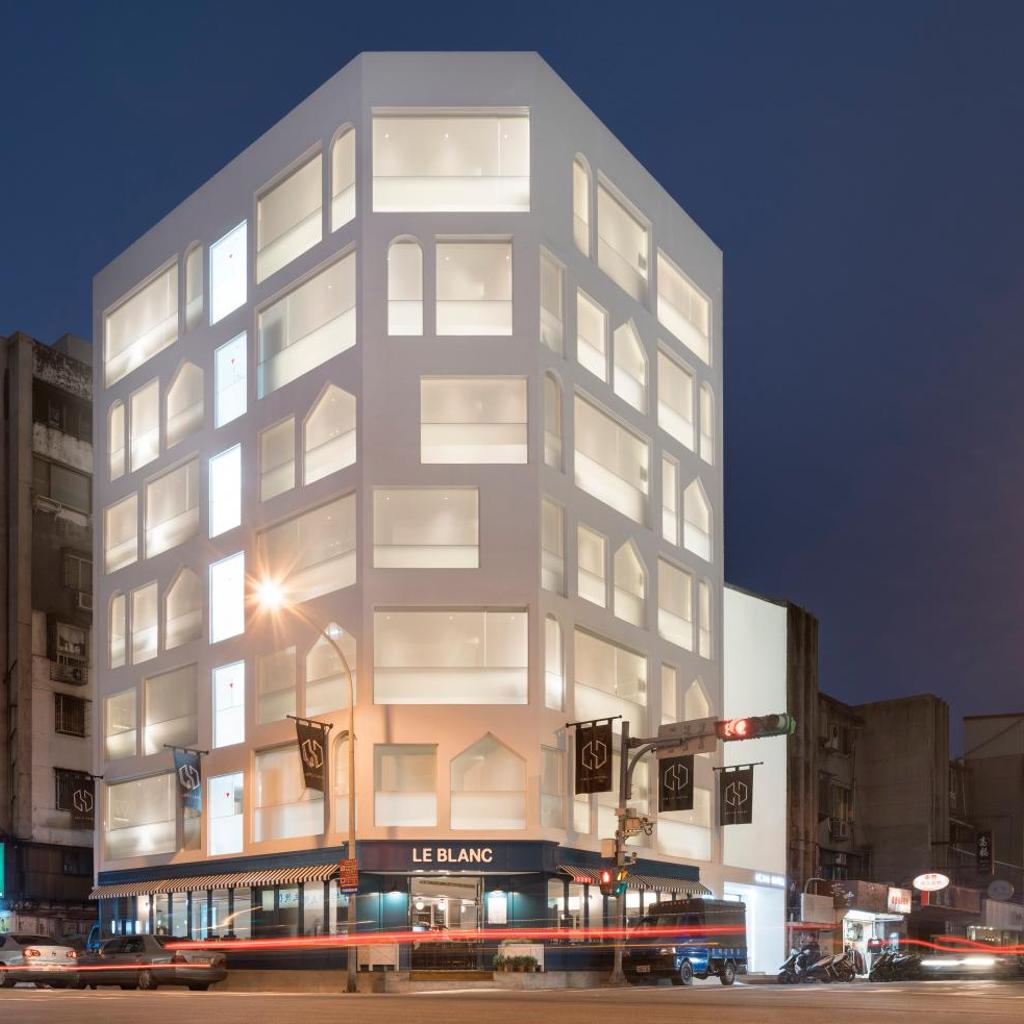 Swiio Hotel Daan — 
