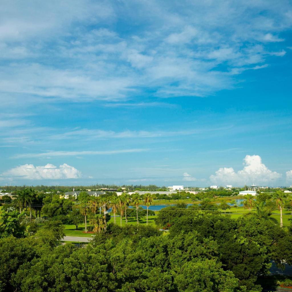 Photograph of Staybridge Suites Miami Doral Area by IHG