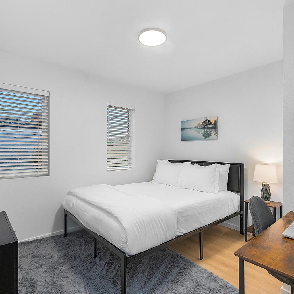 Photograph of The Cloudbreak Townhome - 88 Walkscore!