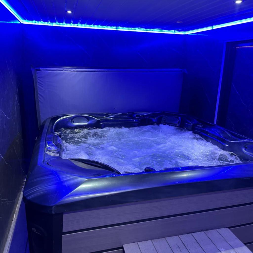 Photograph of Hot tub hideaway