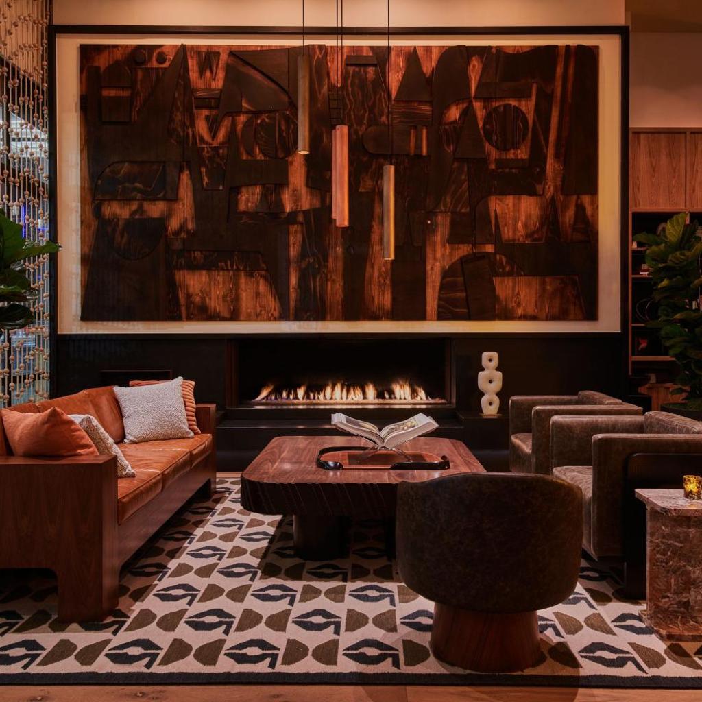 Photograph of HOLLYWOOD VOLUME, a Tribute Portfolio Hotel