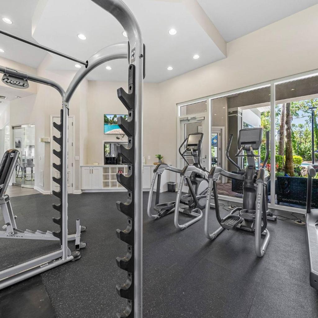 Photograph of Modern 3BR2BA Pools, Gym Near Airport #5