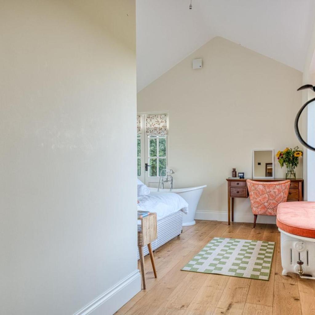 Photograph of The Cider Barn - Gorgeous Rural Escape Near Bath!