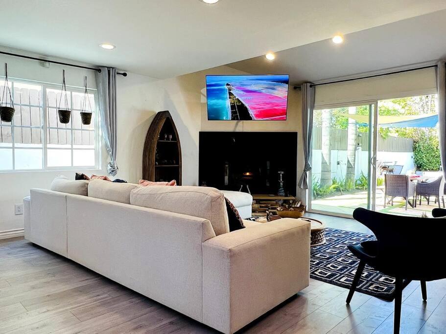 Photograph of Mediterranean Villa-Pool Jacuzzi BBQ-Malibu Bliss