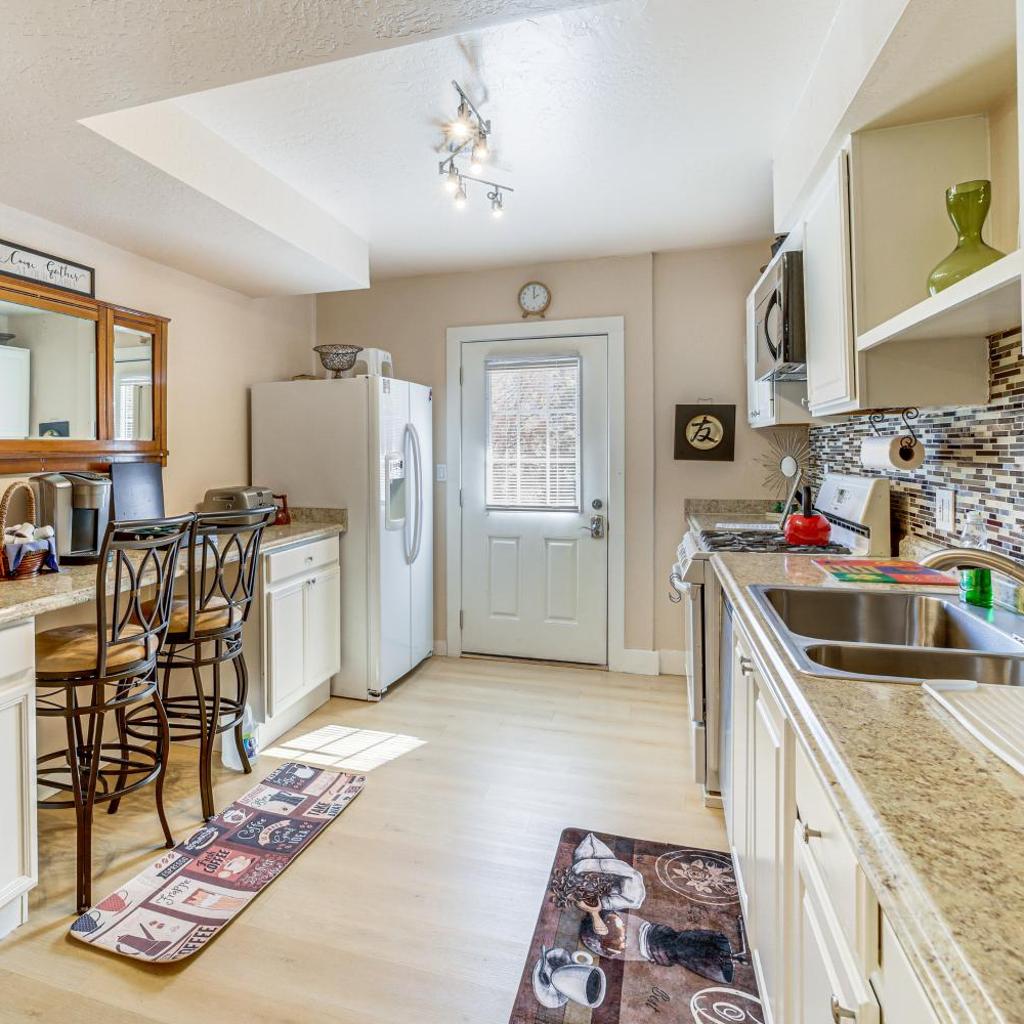 Photograph of 10 Mi to Dtwn: Pet-Friendly Sedona Getaway!