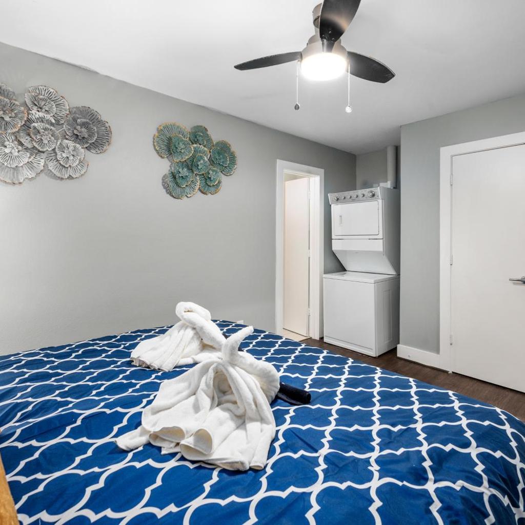 Photograph of 1BR King Bed Apt, Free Park Close to Medical Center