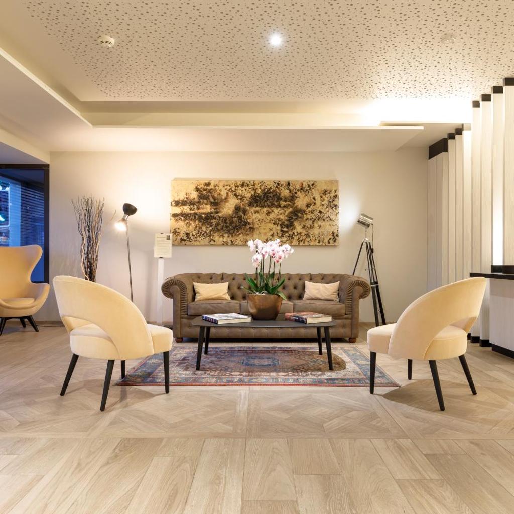 Ambassador Boutique Hotel — 