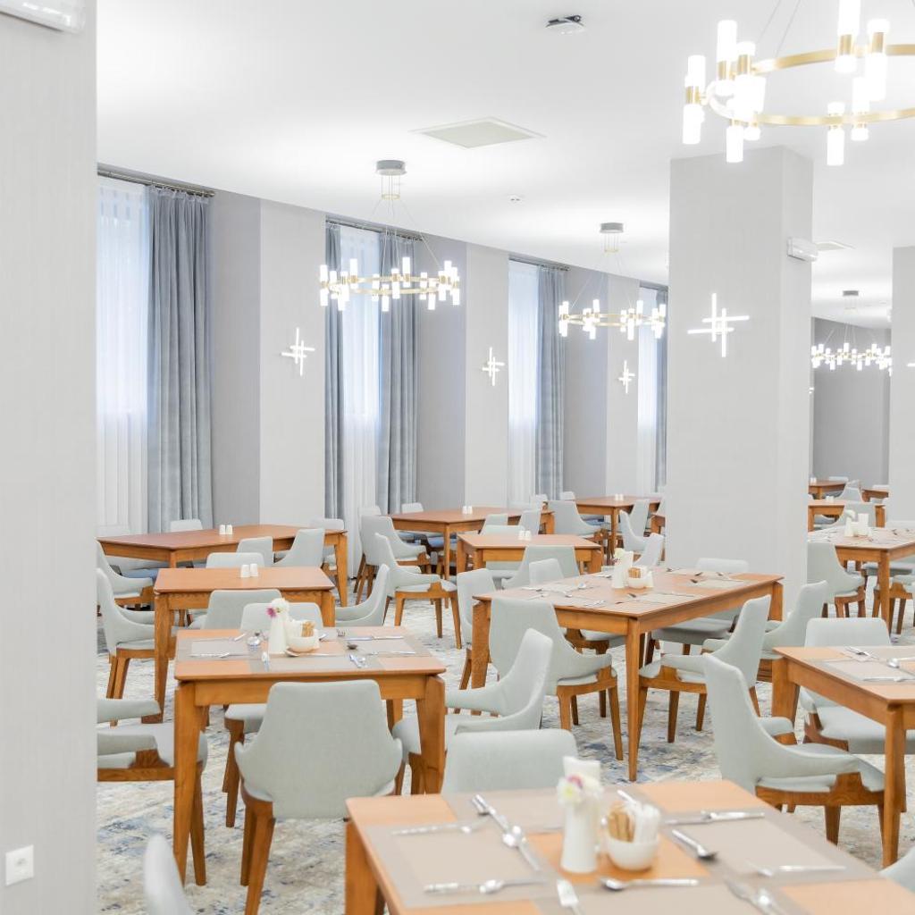 The Central Point Hotel Baku — 