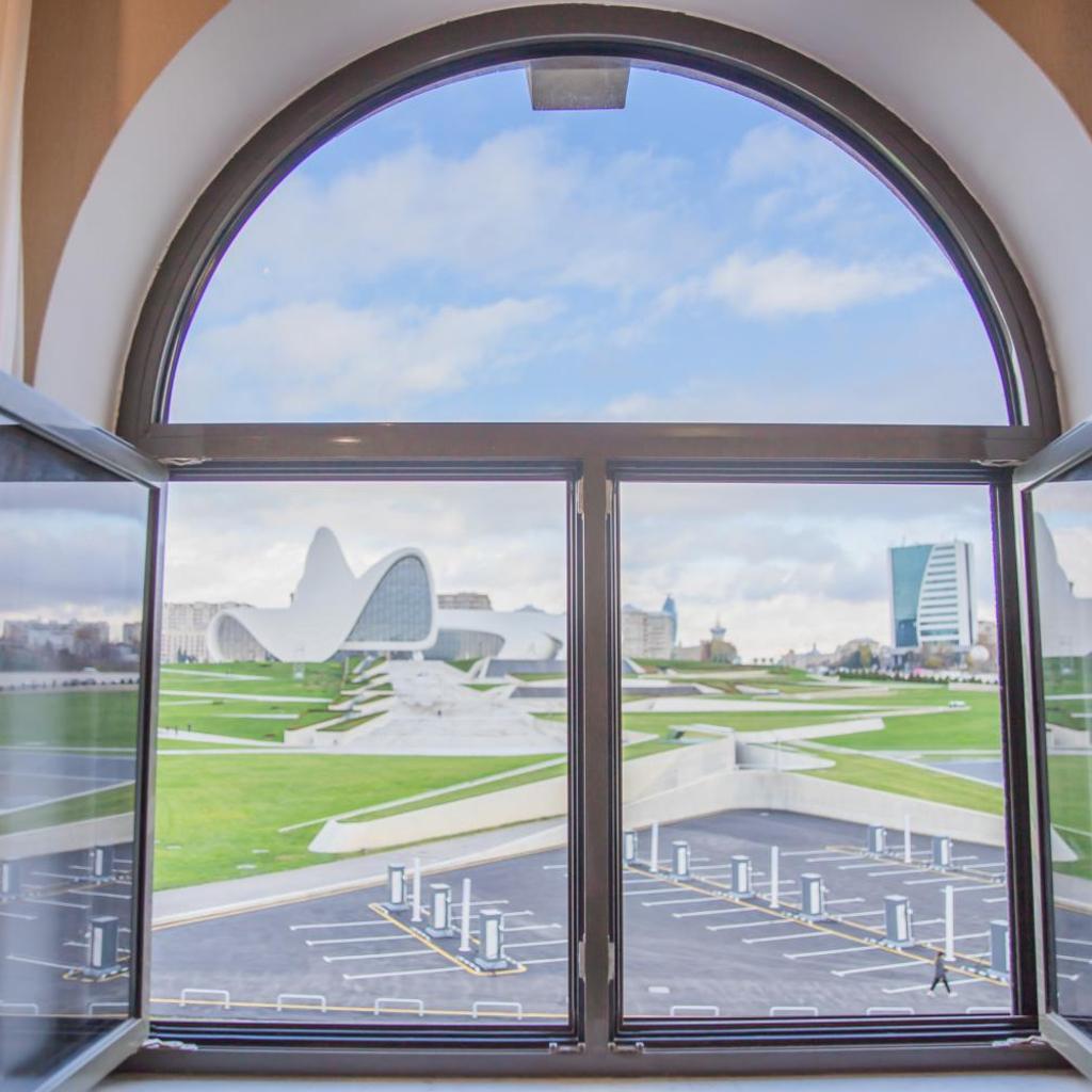 The Central Point Hotel Baku — 