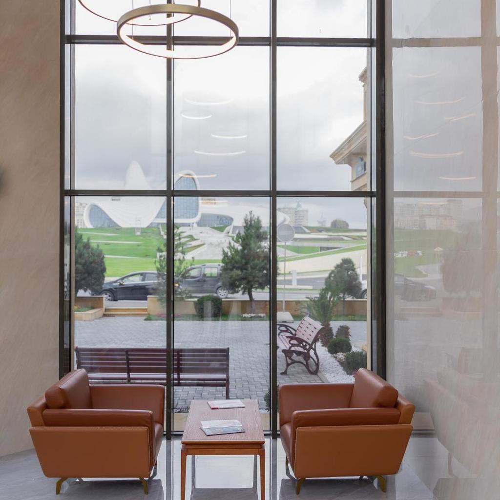 The Central Point Hotel Baku — 