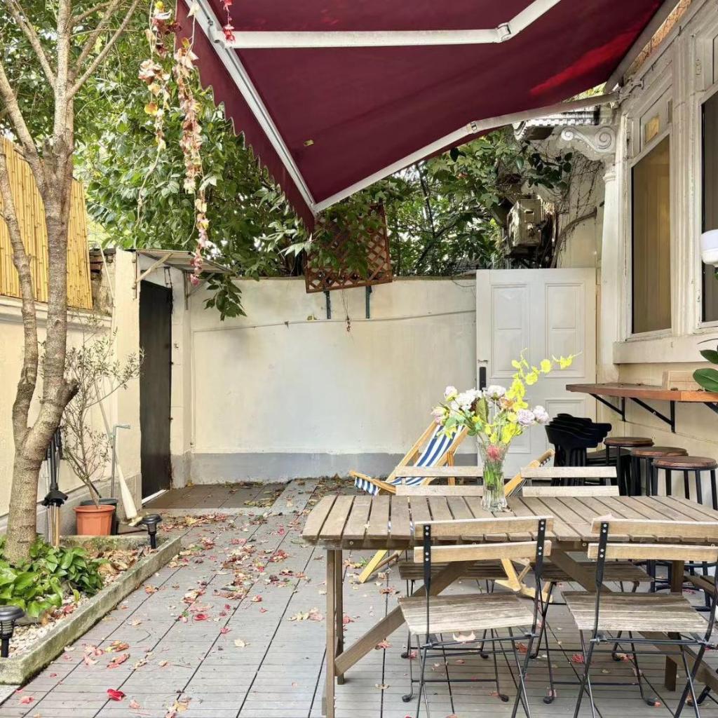 Tonight Homestay West Nanjing Road Shanghai — 