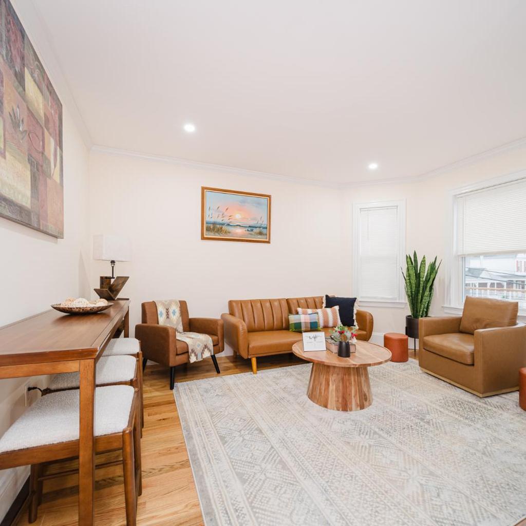 Photograph of 76-2 5BR Cozy Apartment in Boston