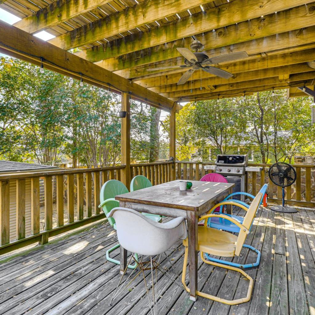 Photograph of Walk to SoCo: Home w/ Decks & City Views in Austin