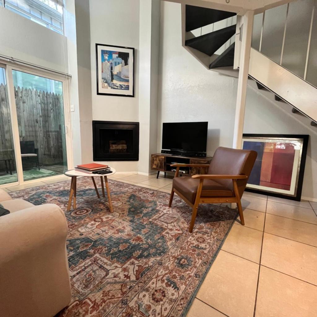 Photograph of Pet-Friendly Uptown Dallas Loft with Patio & Grill