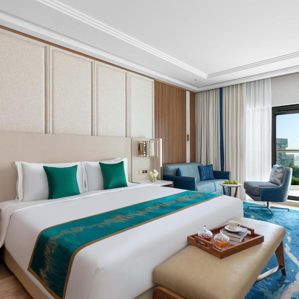 Taj Exotica Resort & Spa, The Palm, Dubai — 