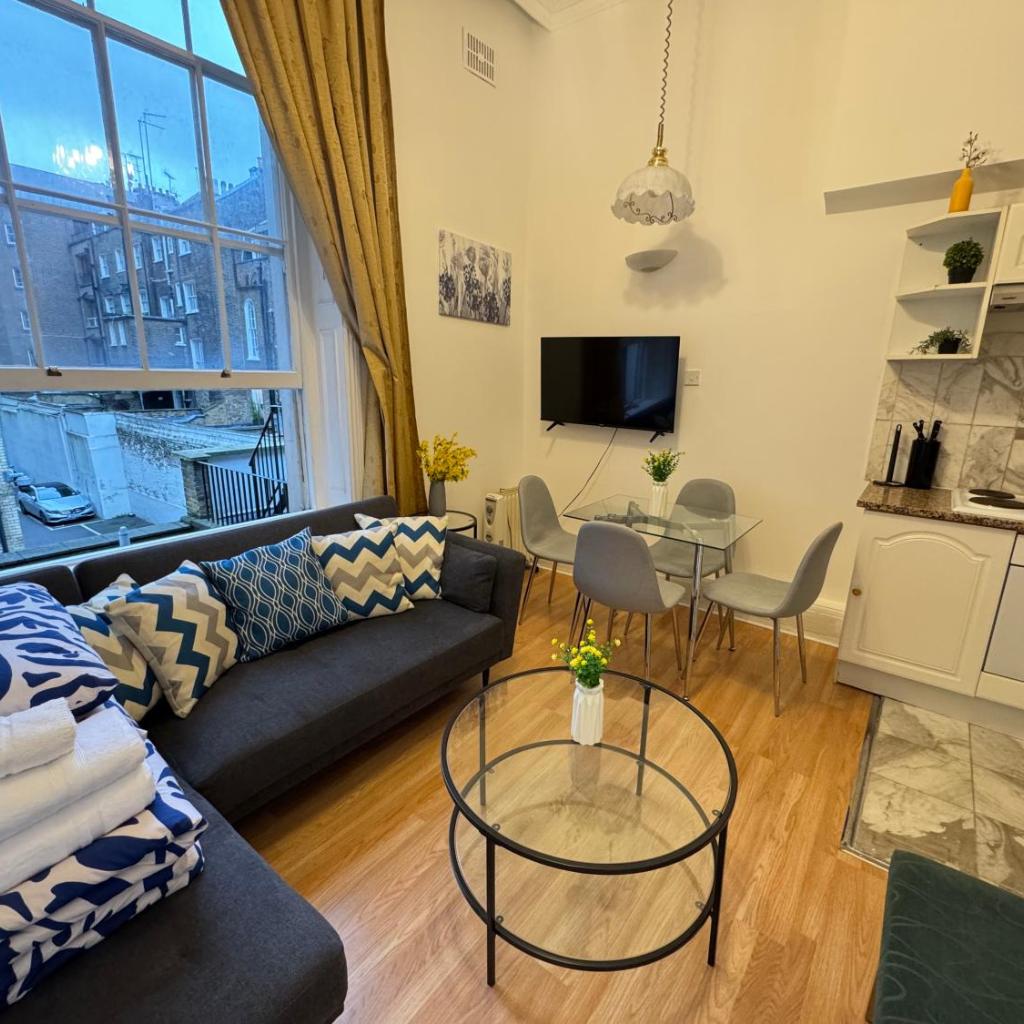 Photograph of Charming and affordable flat for 4 people 7 min walking from OXFORD STREET - with breakfast