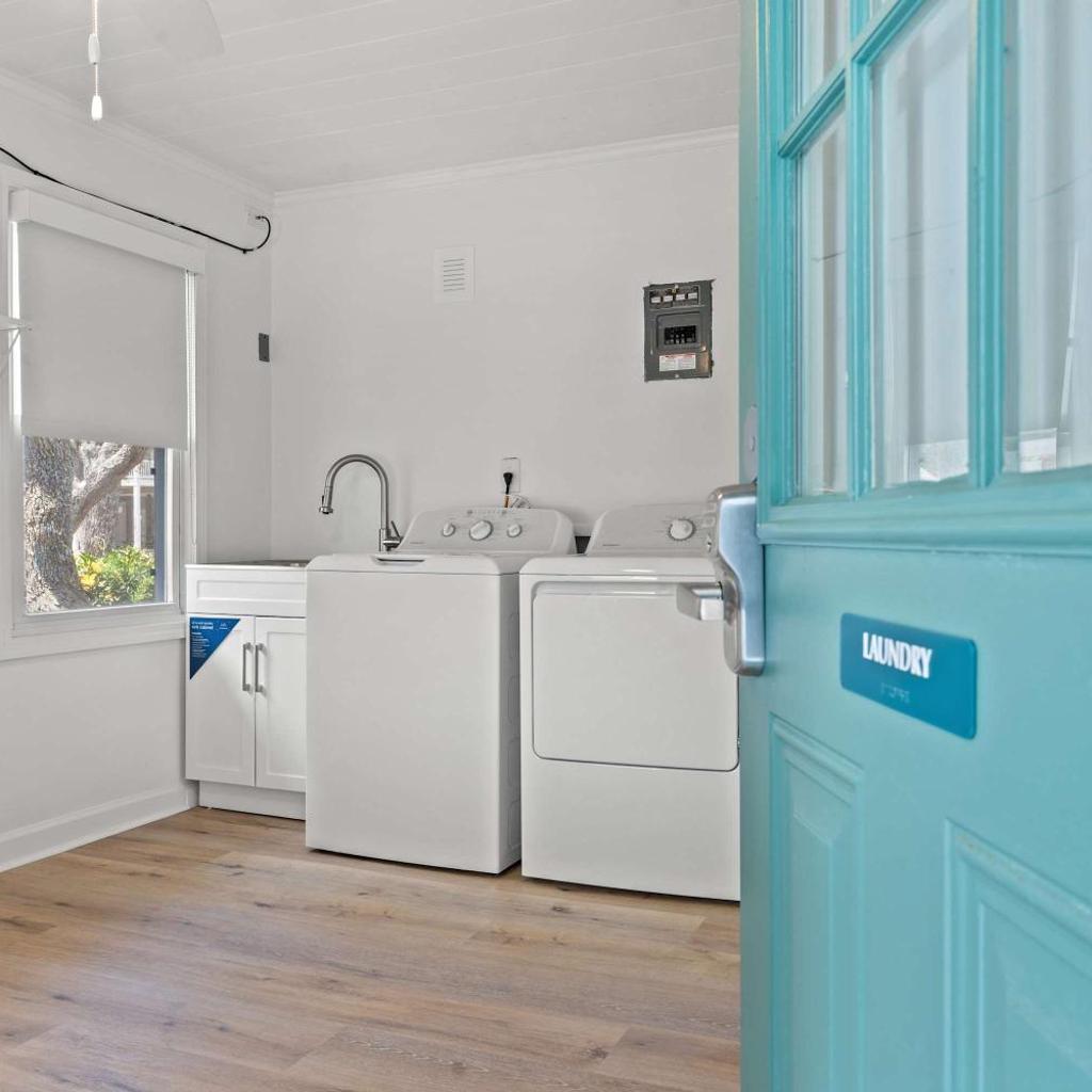 Photograph of 4BR2BA Sleeps 12 Pet-Friendly Steps to Beach