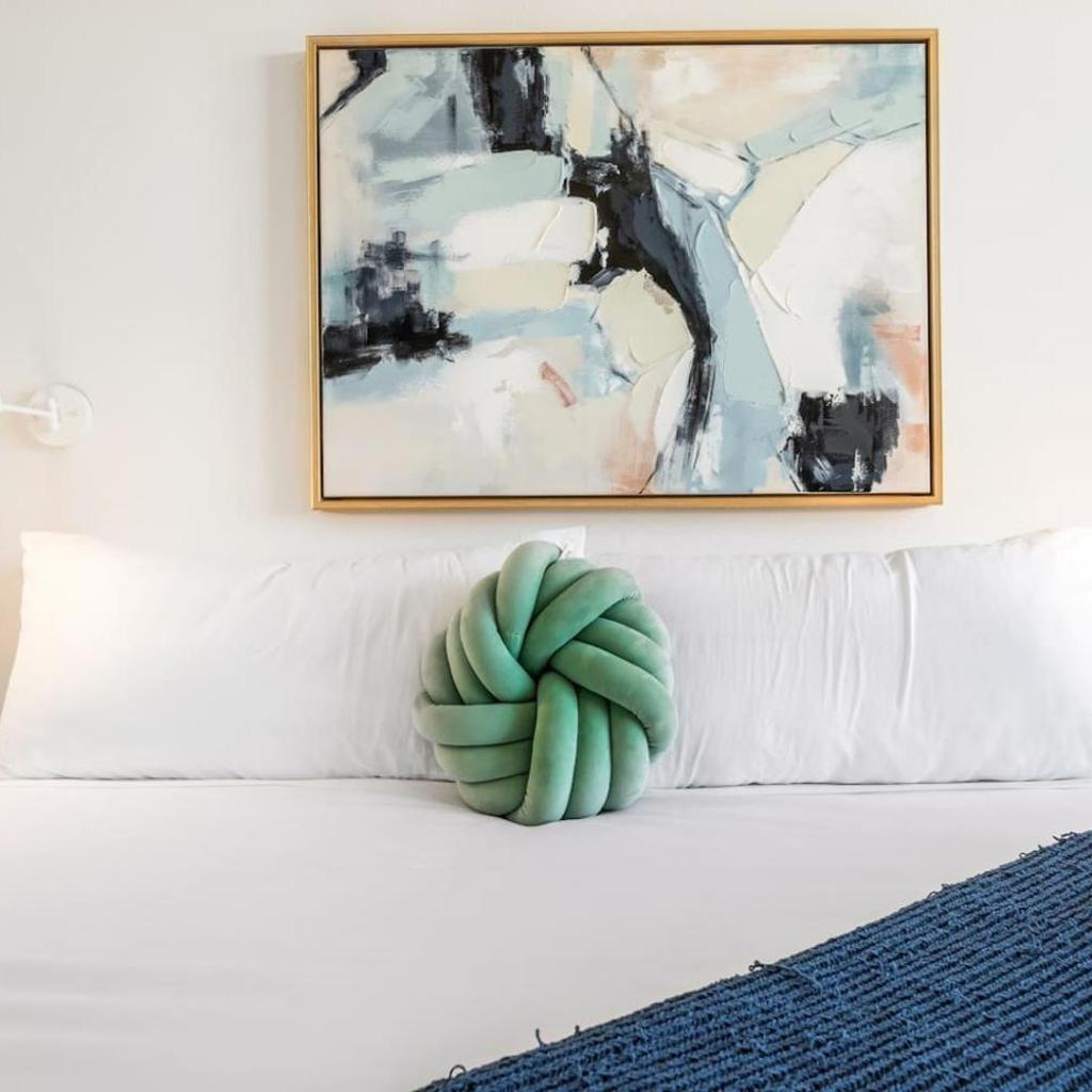 Photograph of The Downtown Haven Suite, 1Mile to Dodger Stadium