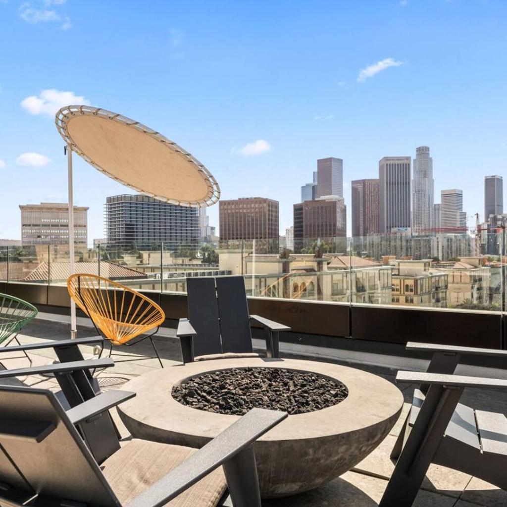Photograph of The Downtown Haven Suite, 1Mile to Dodger Stadium