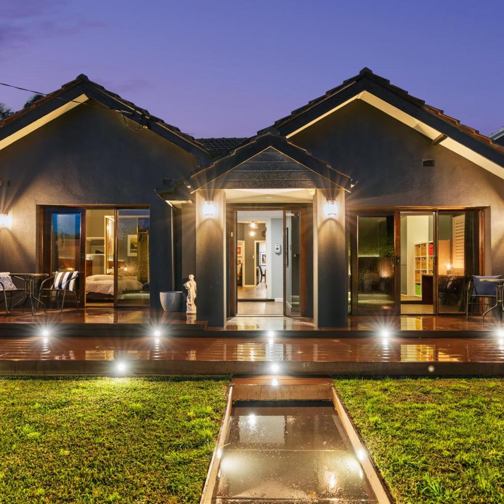 Photograph of Private, modern and warm family home
