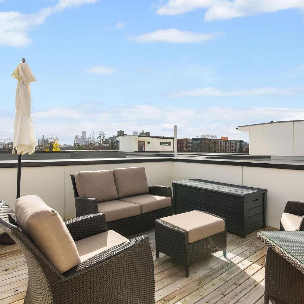 Photograph of Perch - Capitol Luxe Six