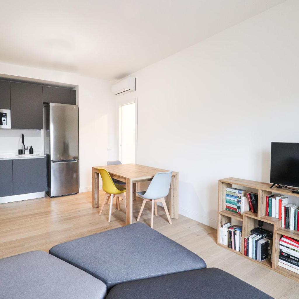Photograph of Modern Deluxe 2 Suites Apartment - 15min Colosseum & Metro 5min - AC, Wifi