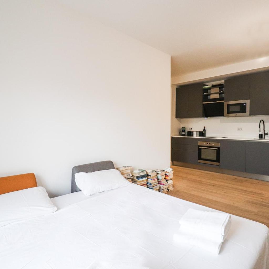 Photograph of Modern Deluxe 2 Suites Apartment - 15min Colosseum & Metro 5min - AC, Wifi