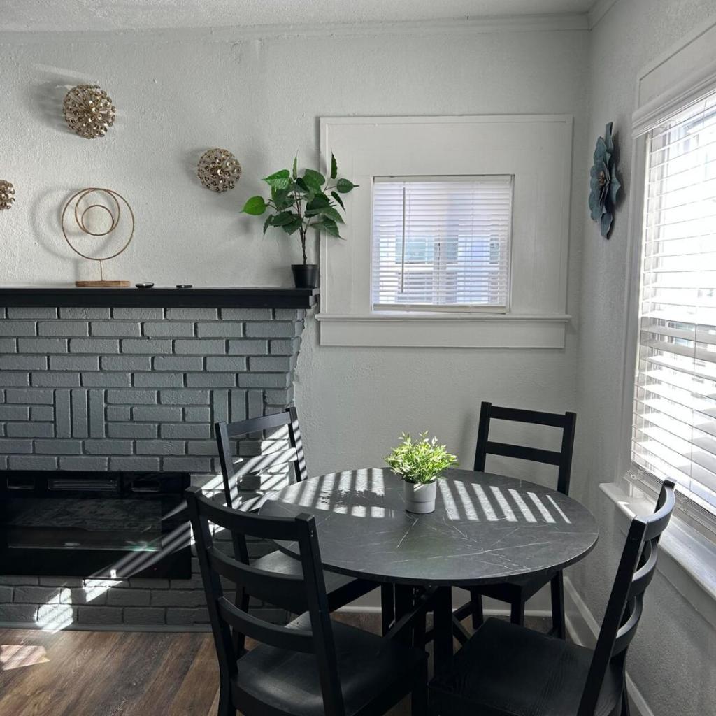 Photograph of Downtown Hideaway 1-Bedroom Bungalow