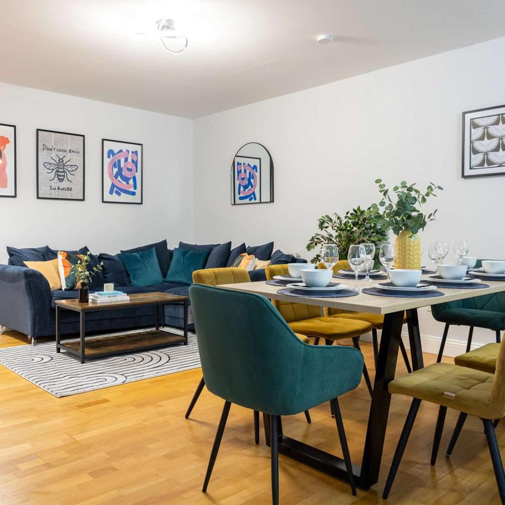Photograph of 3 Bed Canal St Flat Sleeps 9 City Centre
