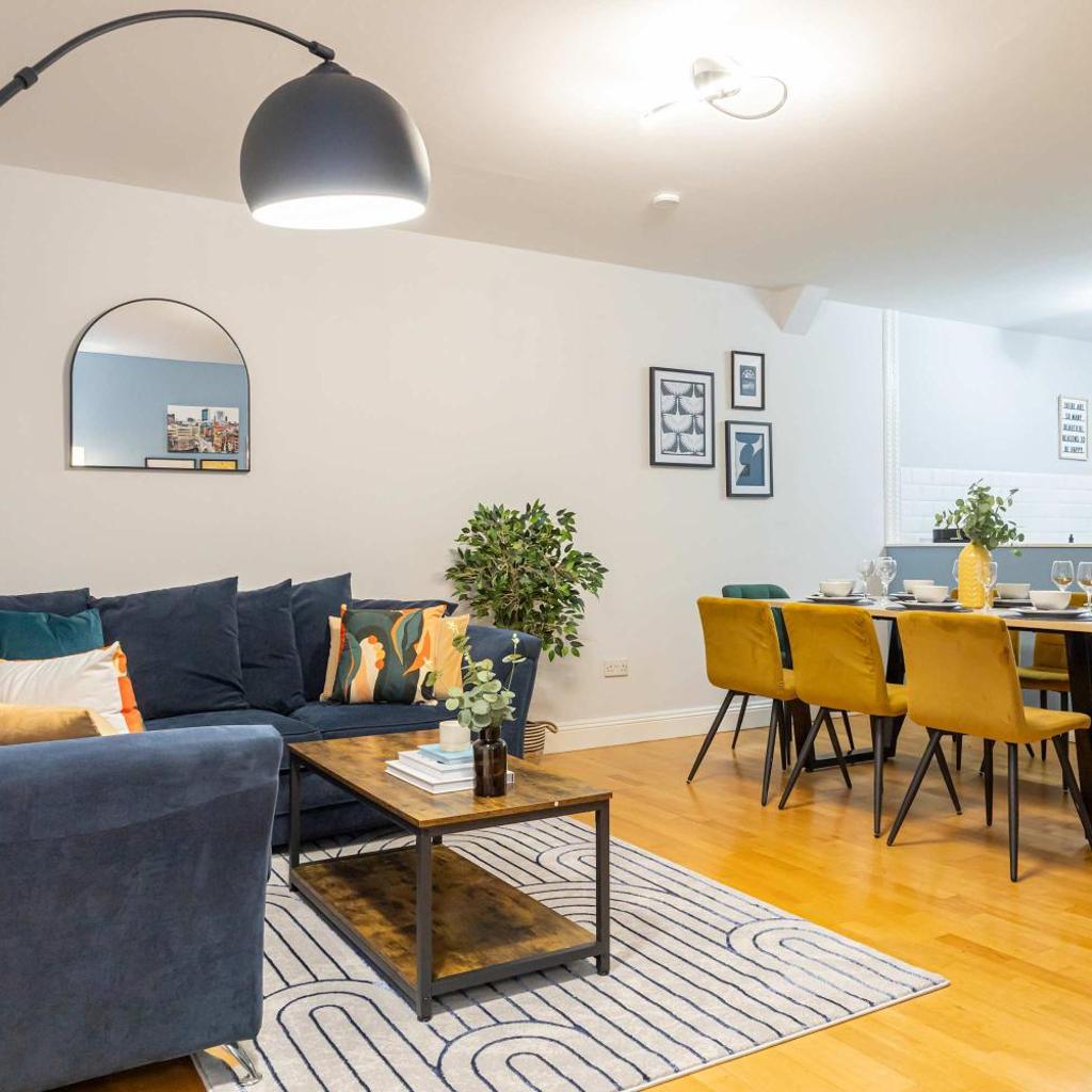 Photograph of 3 Bed Canal St Flat Sleeps 9 City Centre