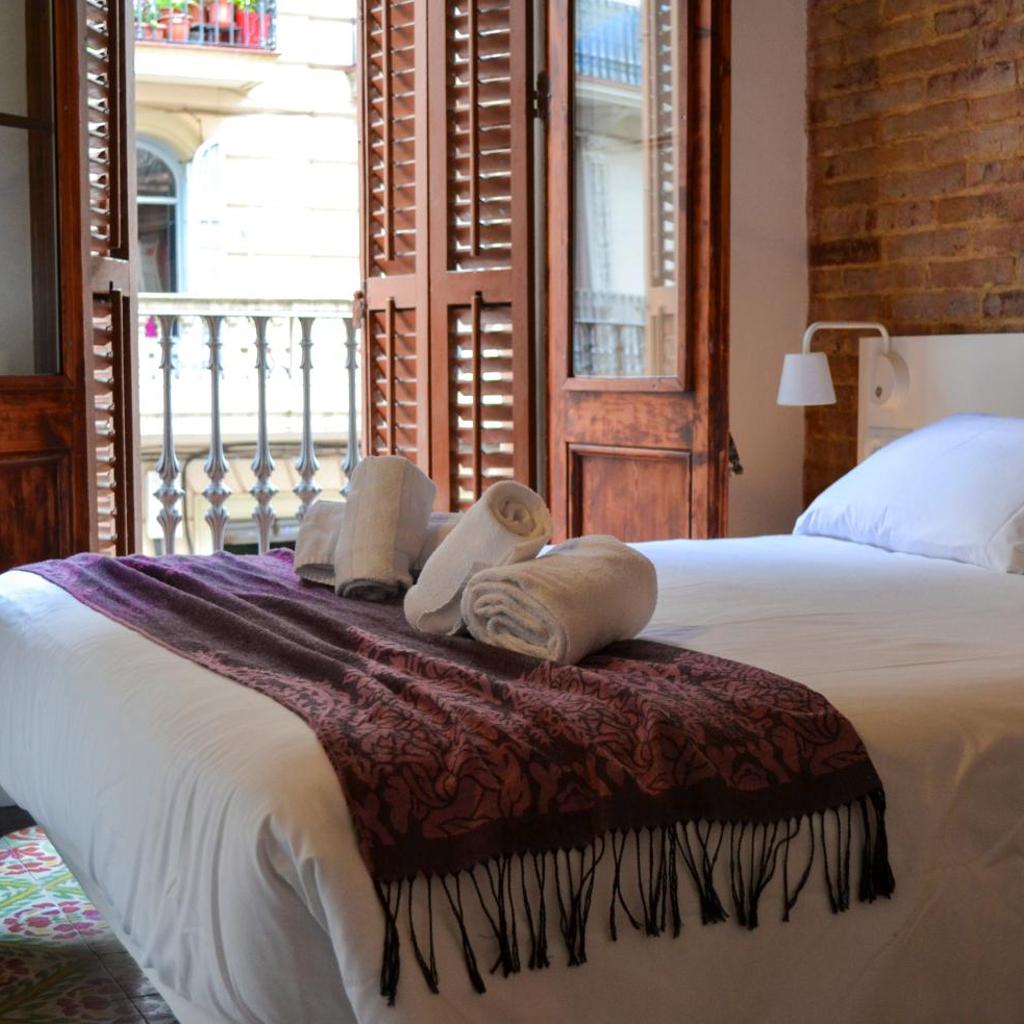Photograph of Happy People Plaza España Apartments