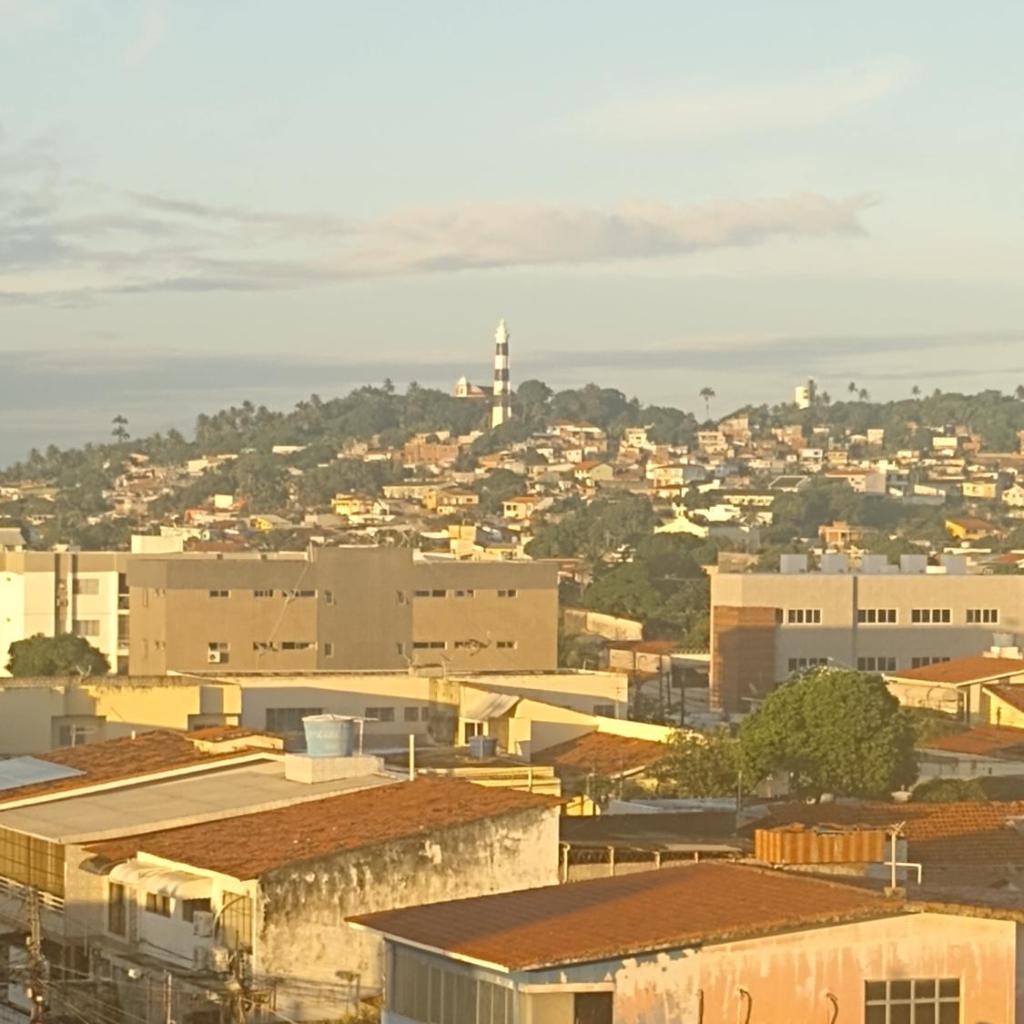 Quarto cama Casal, Vista para o mar, próximo a FMO, Centro Histórico, shopping Patteo - ventilador — foto 12