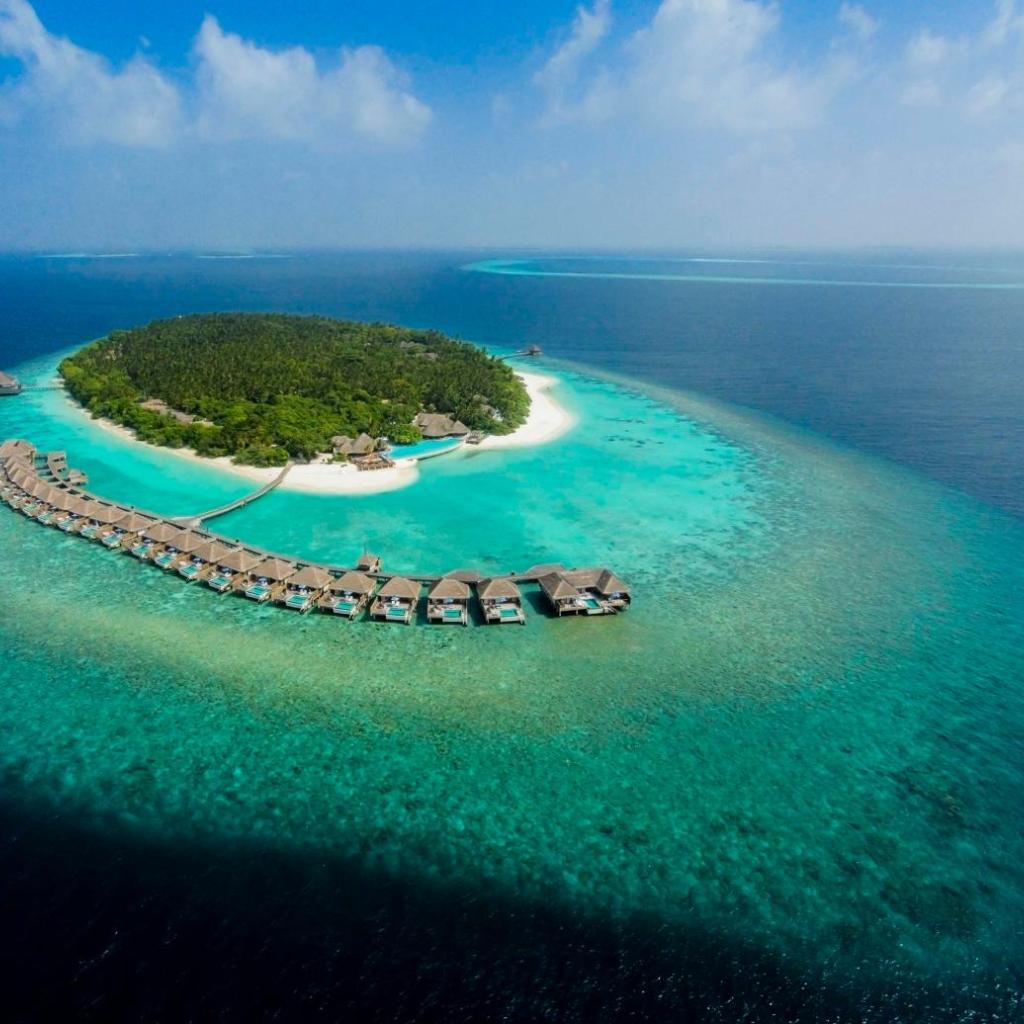 Dusit Thani Maldives, image 1 of 6