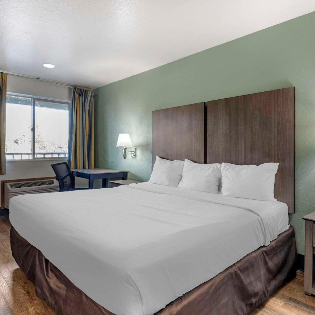 Photograph of Econo Lodge Portland Airport