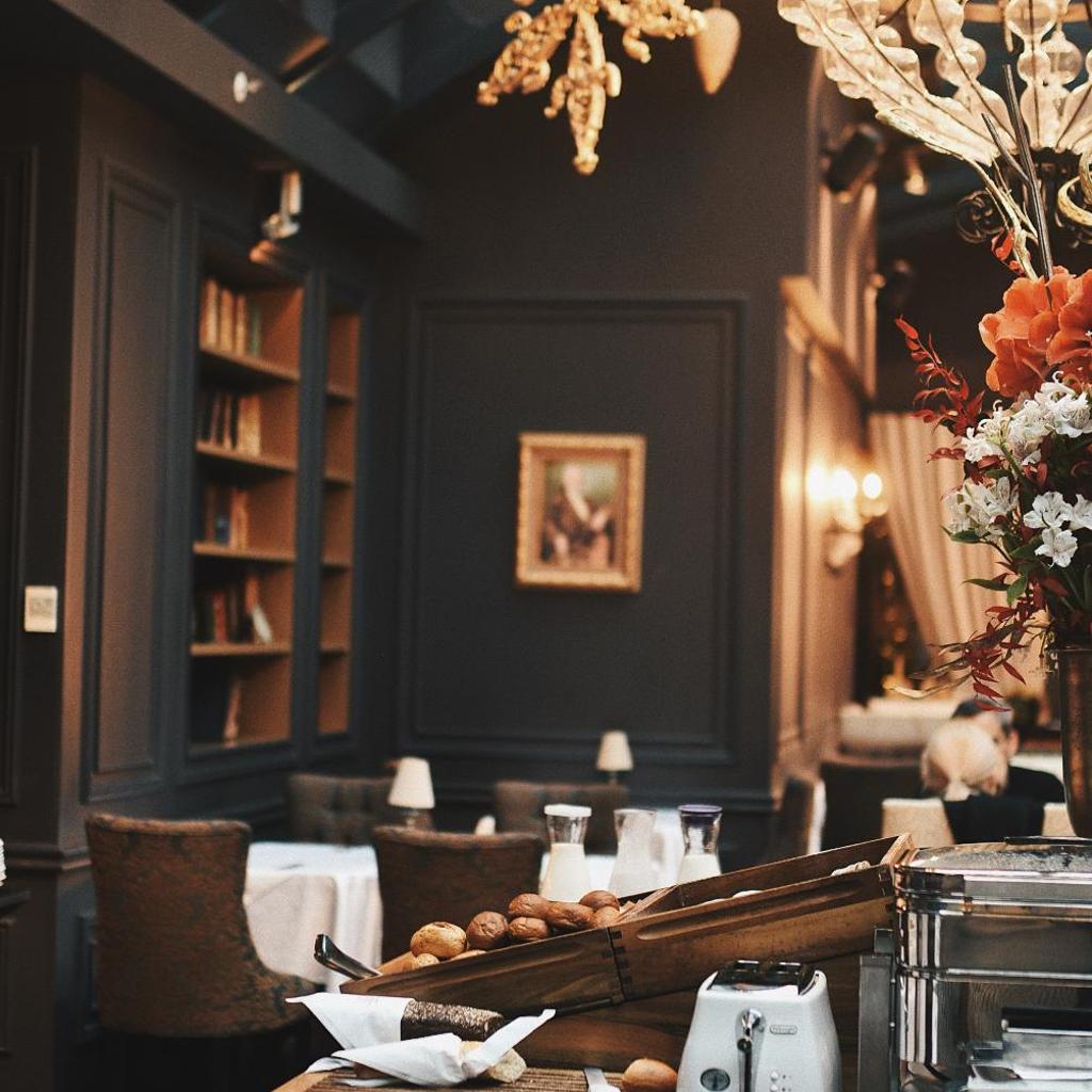 Hotel Telegraaf, Autograph Collection — 