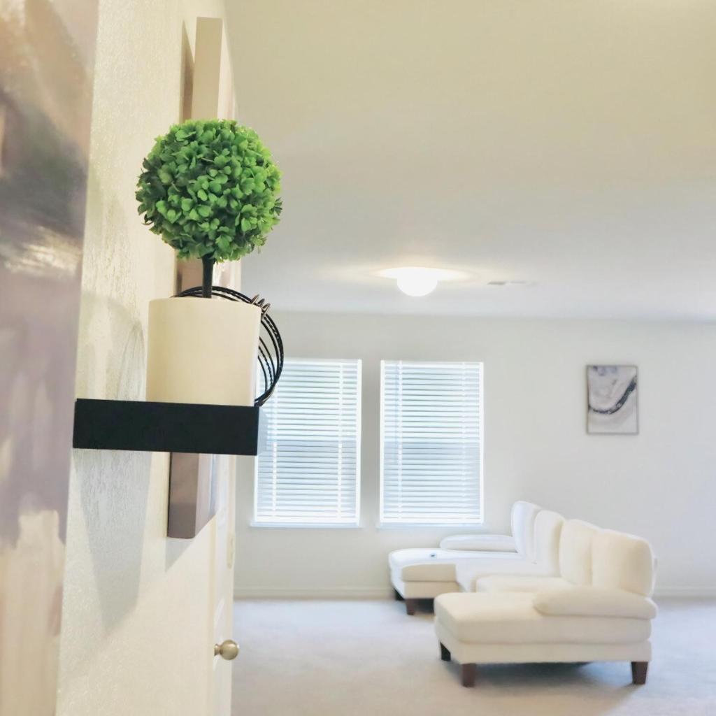 Photograph of Near Airport & Prime Location Getaway sleeps 8