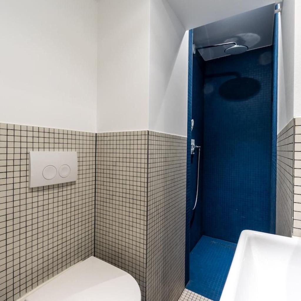 Photograph of Modern Flat in Kreuzberg 2 bath rooms