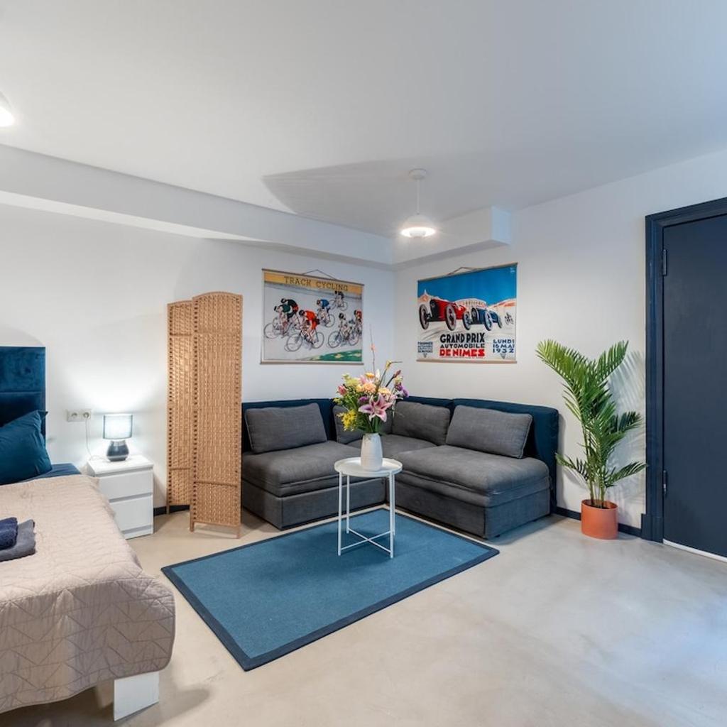 Photograph of Modern Flat in Kreuzberg 2 bath rooms
