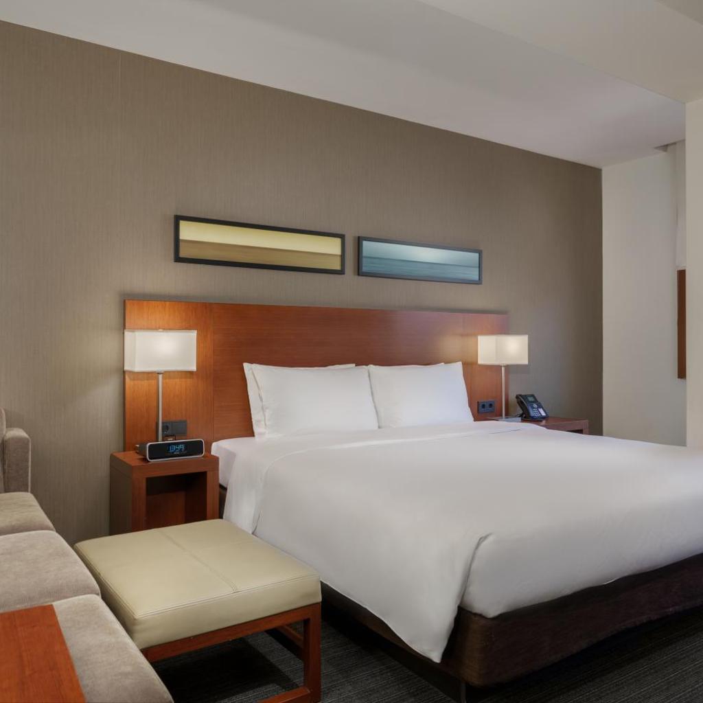 Yerevan Place Hotel — 