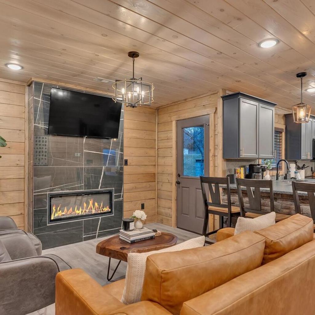 Photograph of Honeybear Hideaways - Luxury Cozy Cabin with Theater, Game Room and Hot Tub