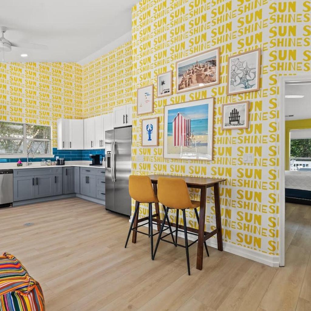 Photograph of Sunshine House #1-Selfie-Friendly - Steps to Beach