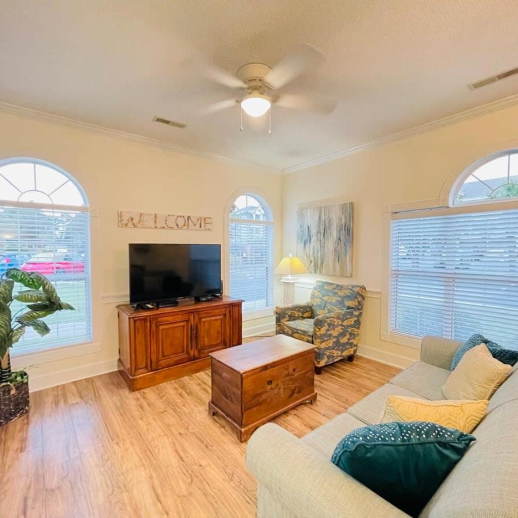 Photograph of Amazing cute & cozy condo in the center of MB
