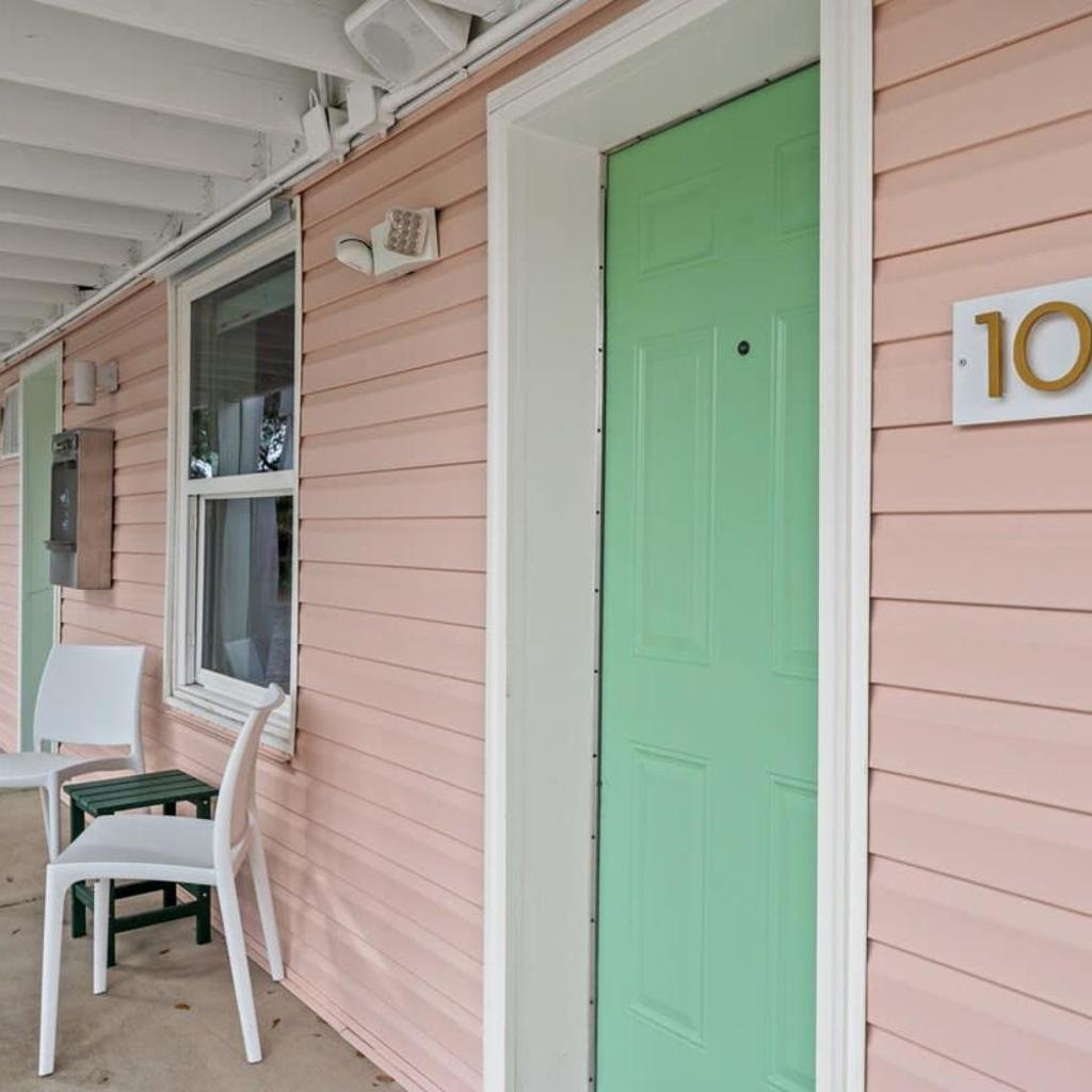 Photograph of TreeHouse Lodge Walk to Beach Pet-Friendly 104