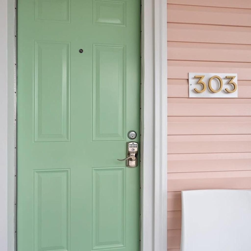 Photograph of TreeHouse Lodge Walk to Beach Pet-Friendly 303