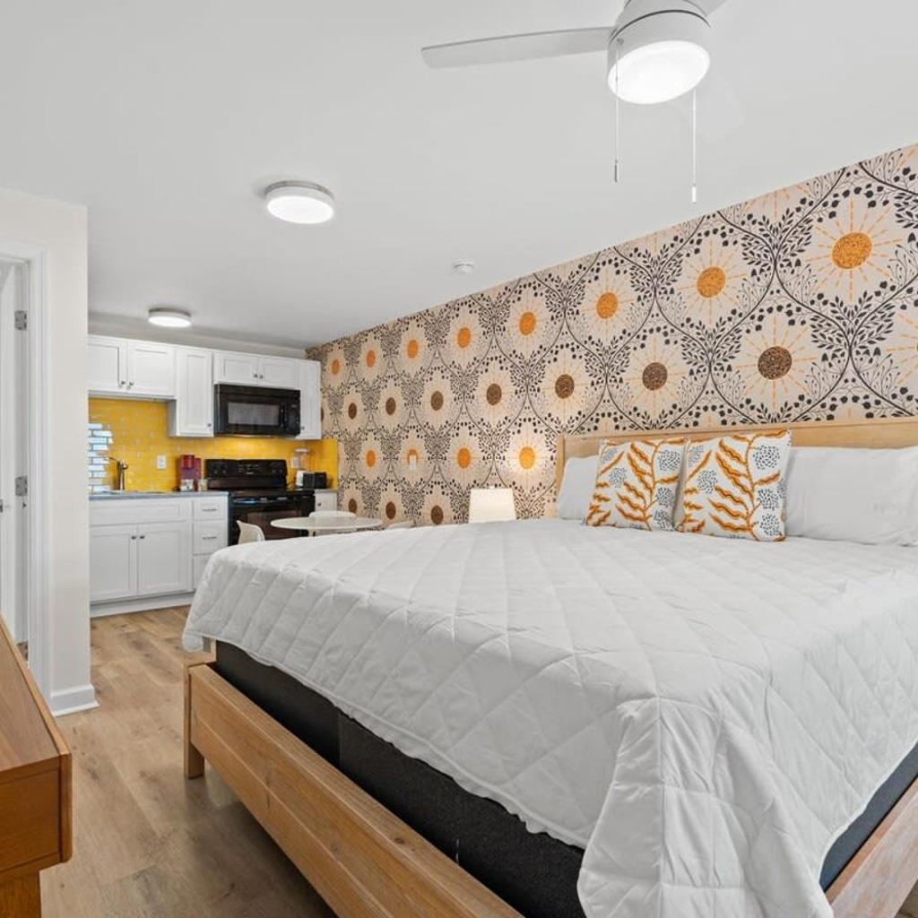 Photograph of TreeHouse Lodge Walk to Beach Pet-Friendly 303