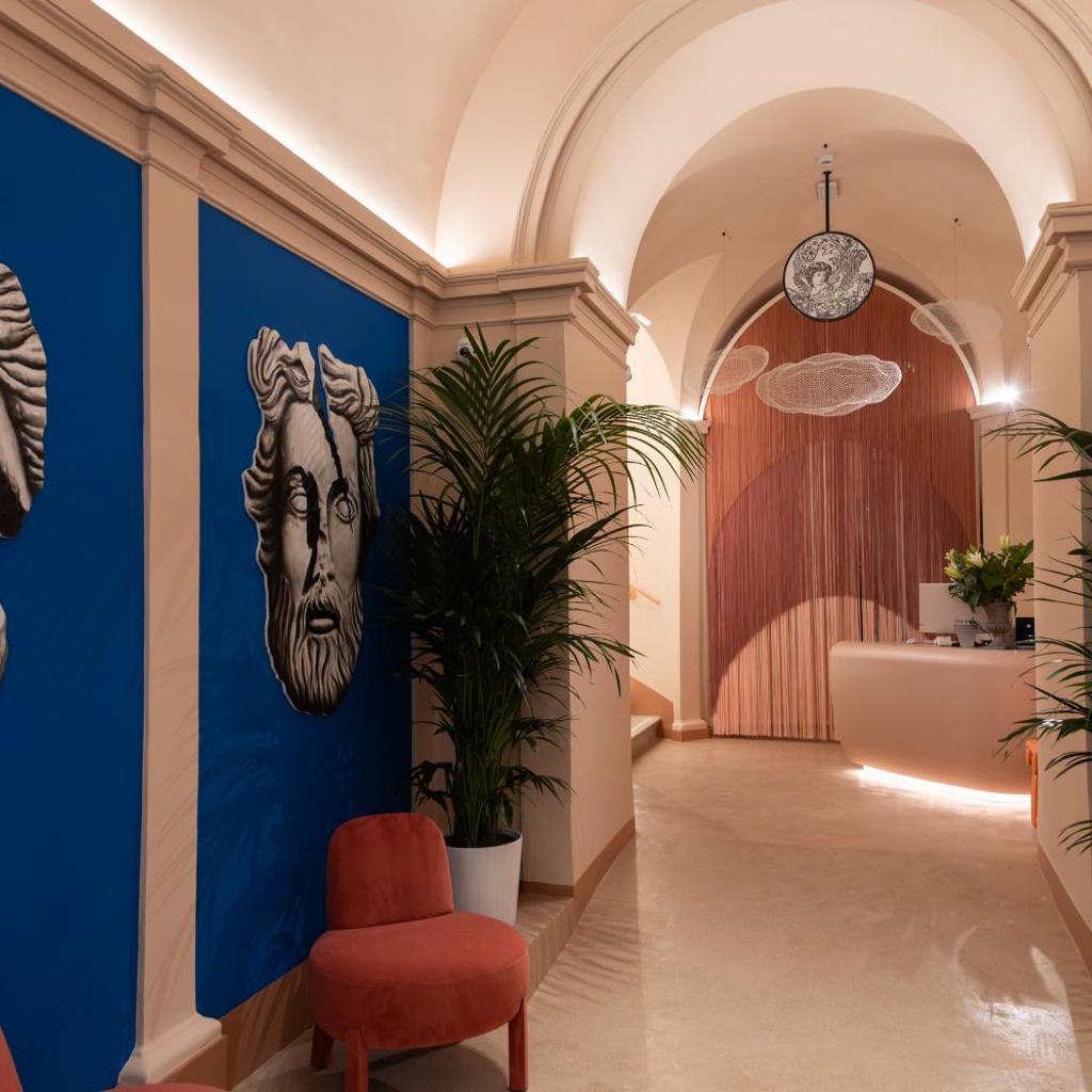 Cloud 7 Roma Hotel — 