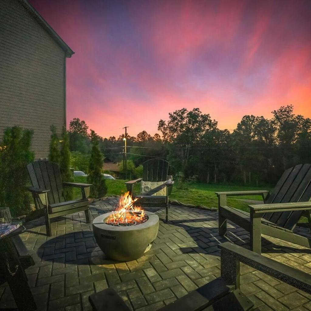 Photograph of Honeybear Hideaways - Luxury Gatlinburg Cabin with Indoor Pool, Sauna and Game Room - Smoky Mountain