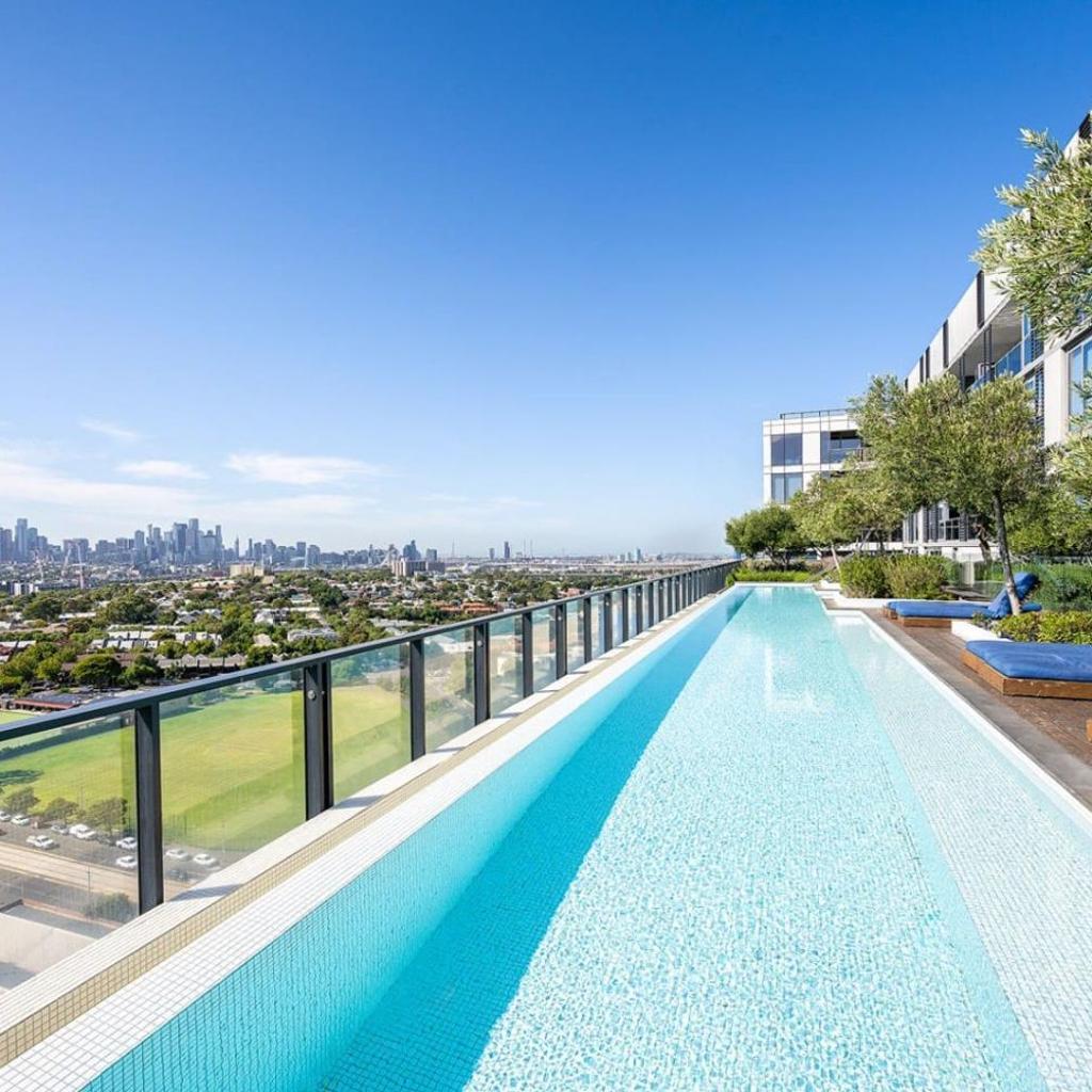 Photograph of Luxe Flemington Cityscape Racecourse views Pool Gym Parking